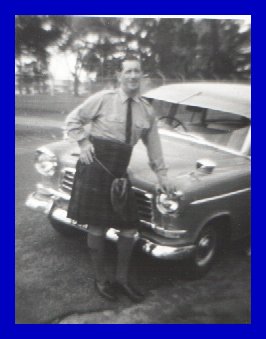 dad kilt.jpeg (18043 bytes)